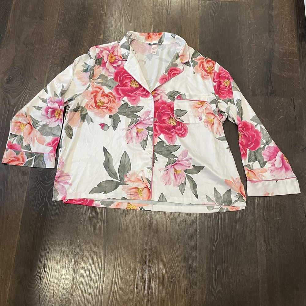 Victoria's Secret Glazed Satin Pajama Set XL (Short) Peony Floral Bouquetes NWOT - Picture 4 of 8